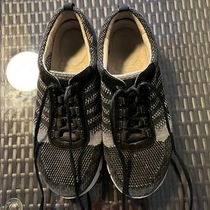 Dansko size 49 lightweight walking shoe